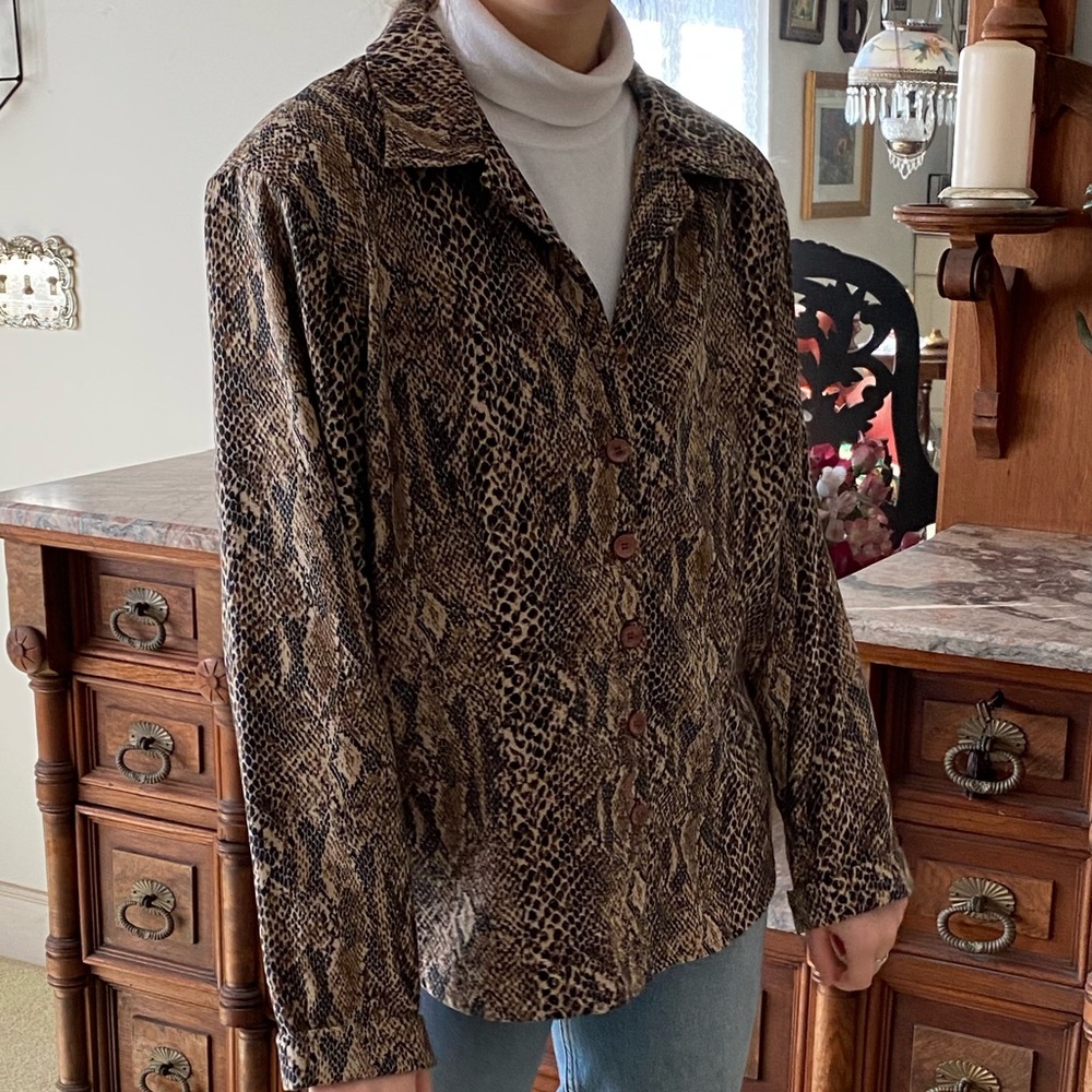 Animal print button down - Picture 2 of 4